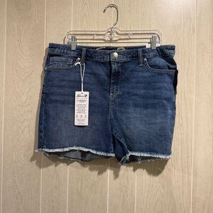NWT Seven7 The Weekend Mid Rise Jean Shorts- 16